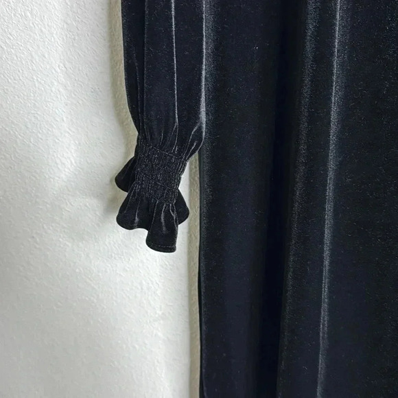 Nine West New black velvet polyester dress with puffy long smocked sleeves XL - Picture 2 of 8